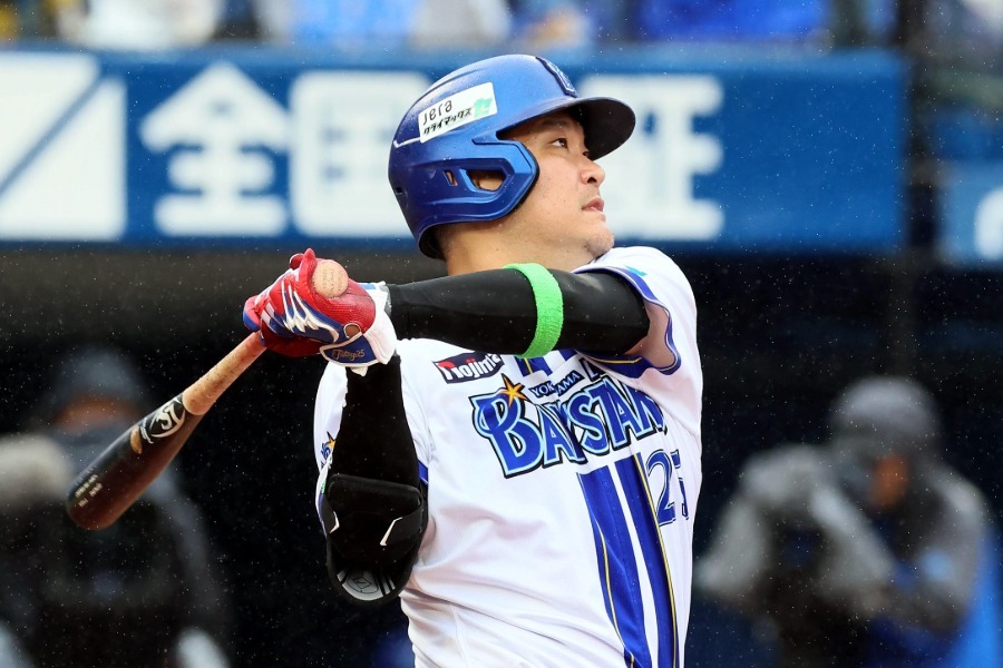 😱球场惊现奇景！粉丝：这太离谱了！