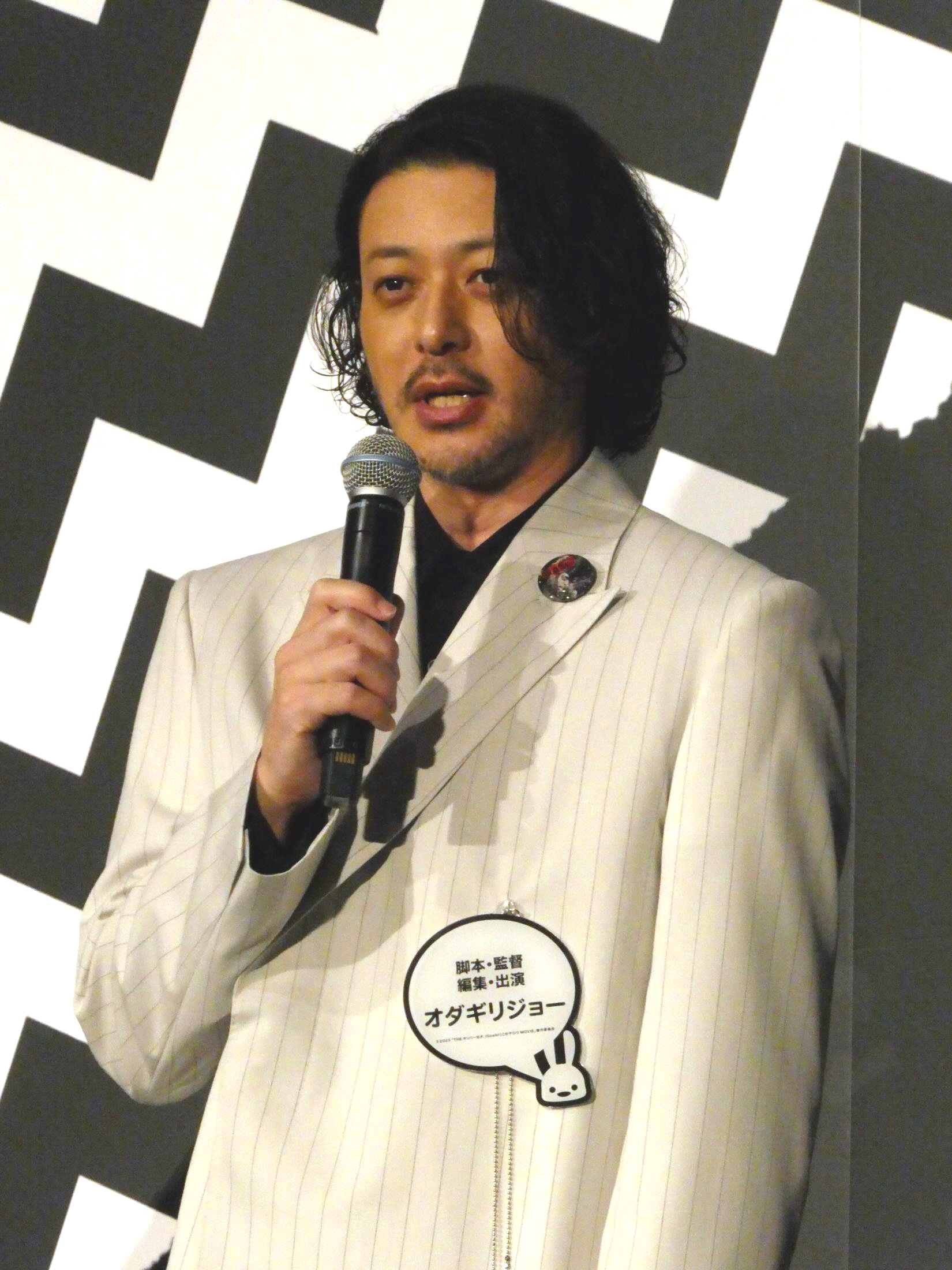 🍬小田切让：现场道歉太尴尬！“不好意思，我嘴里有口香糖…”😂