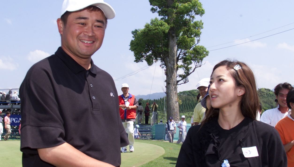 😱 偶像妈妈+高尔夫老爸？18岁女儿惊艳亮相！