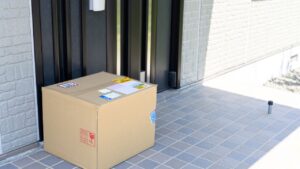 💔 婚后40年，他却独自啃面包…背后的“神秘包裹”！ 封面