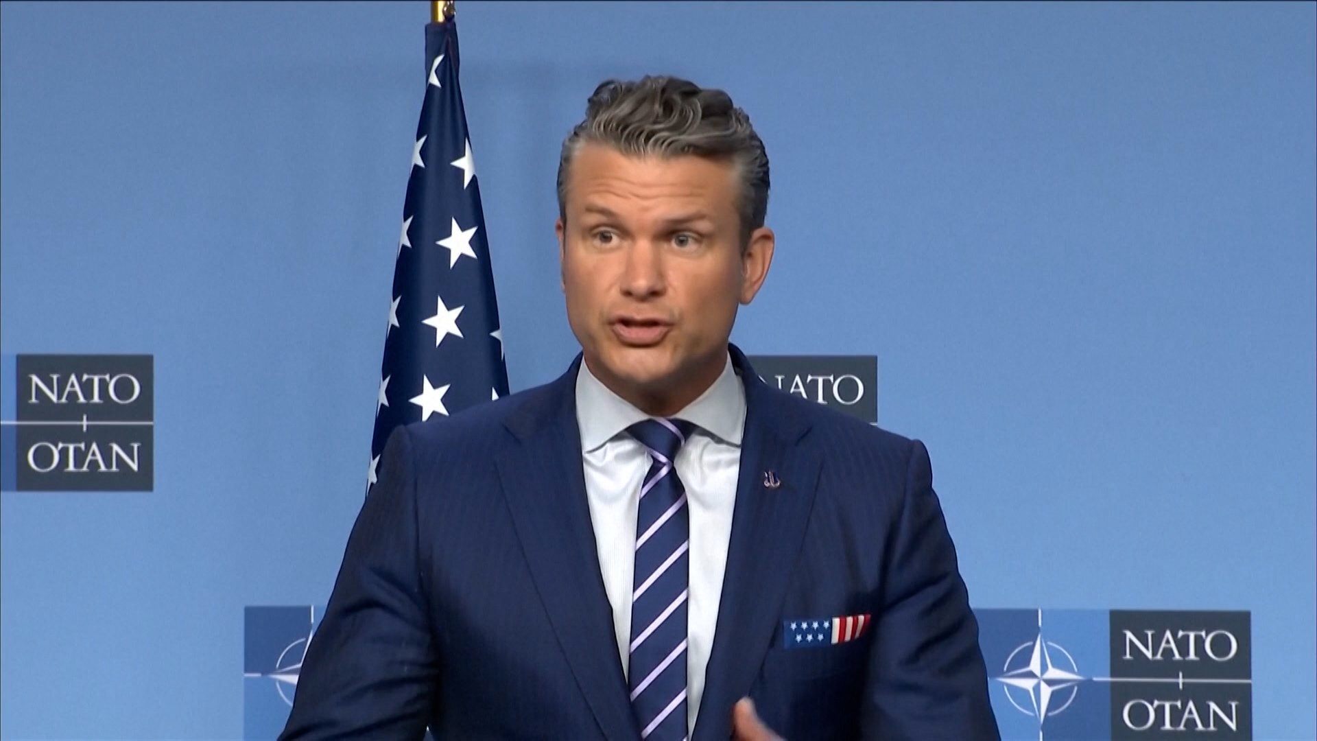 💥美媒集体撤离!五角大楼新规,连特朗普亲信都怼了!