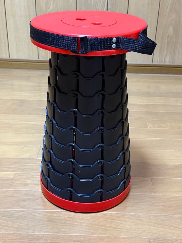 ⚠️博览会排队椅惊现翻车！一屁股坐断，有人直接昏迷！