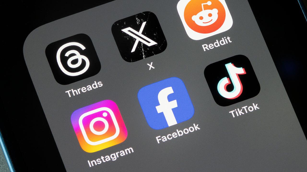 📱糟了!年轻人竟然靠社交媒体“快乐”?