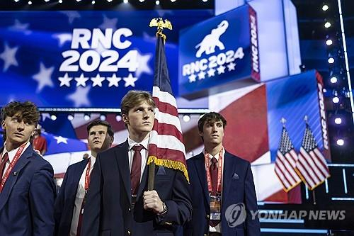 💥共和党青年:私下里竟崇拜希特勒?!