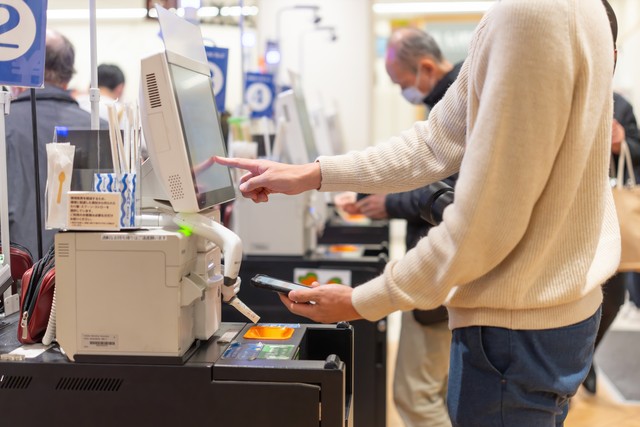 🚨自提结账的“异样”！超市、便利店频发盗窃，小心别中招！