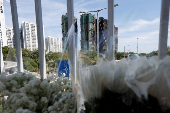 🔥港楼大火：128亡！竟因一根烟？