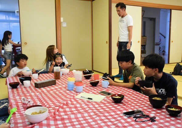 🍚 孩子们的食堂，撑不下去了！米饭不够，更缺爱！