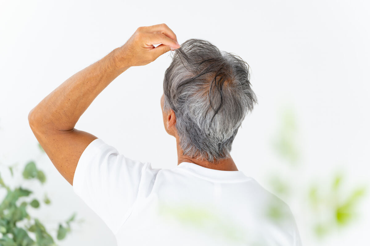 👴🏻大叔的迷惑“装嫩”：比穿卫衣更尴尬！