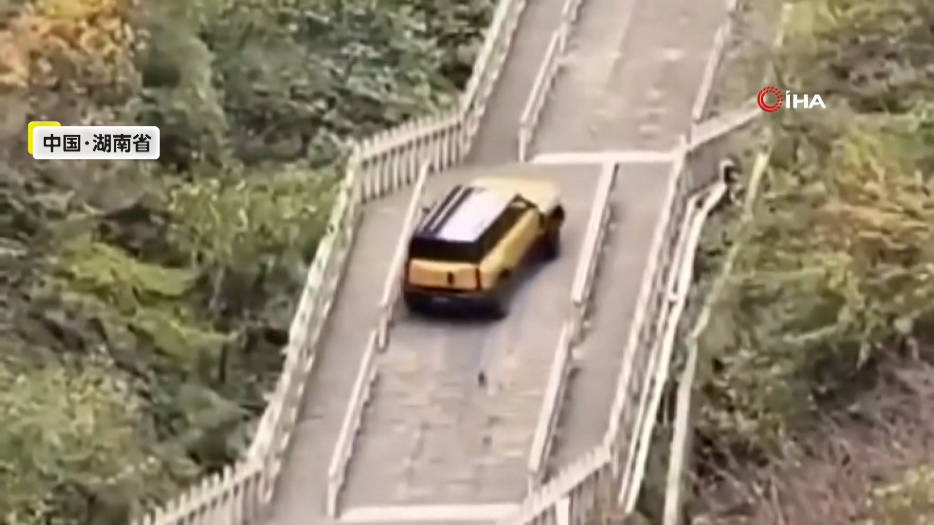 🚗糟了！“通天阶”自驾翻车，中国车企道歉！