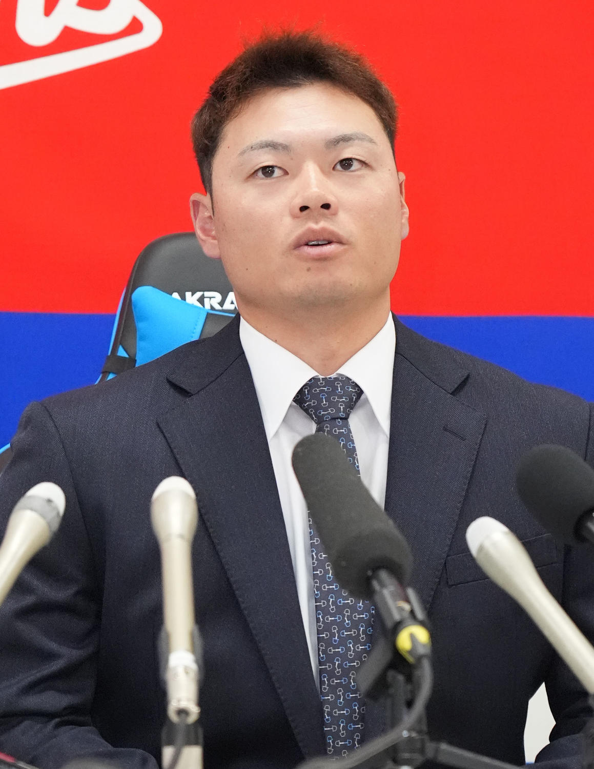 💰细川成也：涨薪3800万！全给家里的猫狗花！