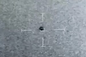 🌊惊！海岸线神秘“水下飞碟”，军方也坐不住了！ 封面