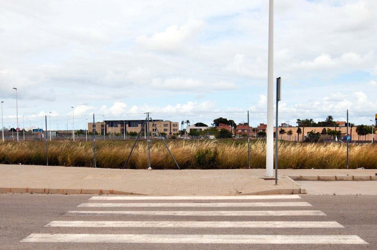 💥放学路上遇袭！恶少团伙围殴，令人发指！