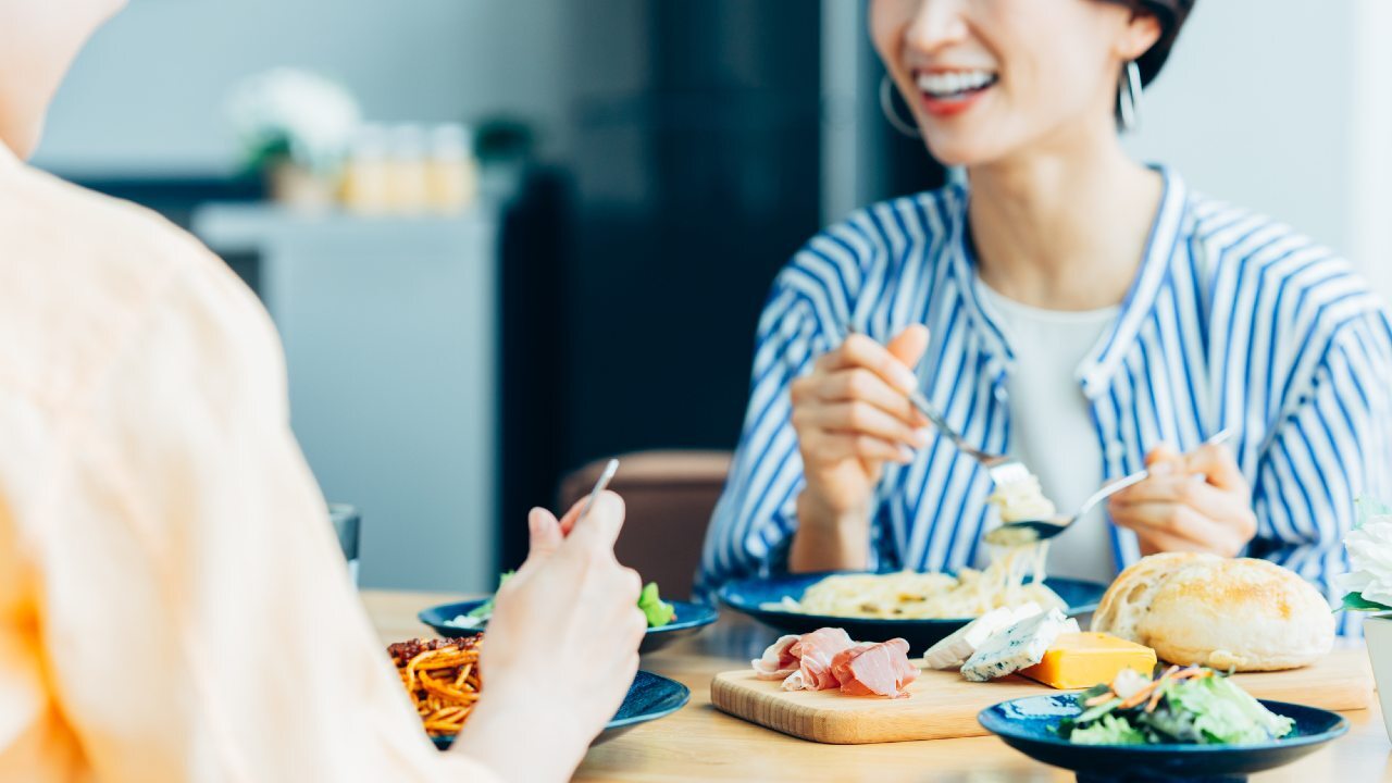 😱“你家孩子没补习？”妈妈们一句闲聊，戳破了教育的隐形阶层！