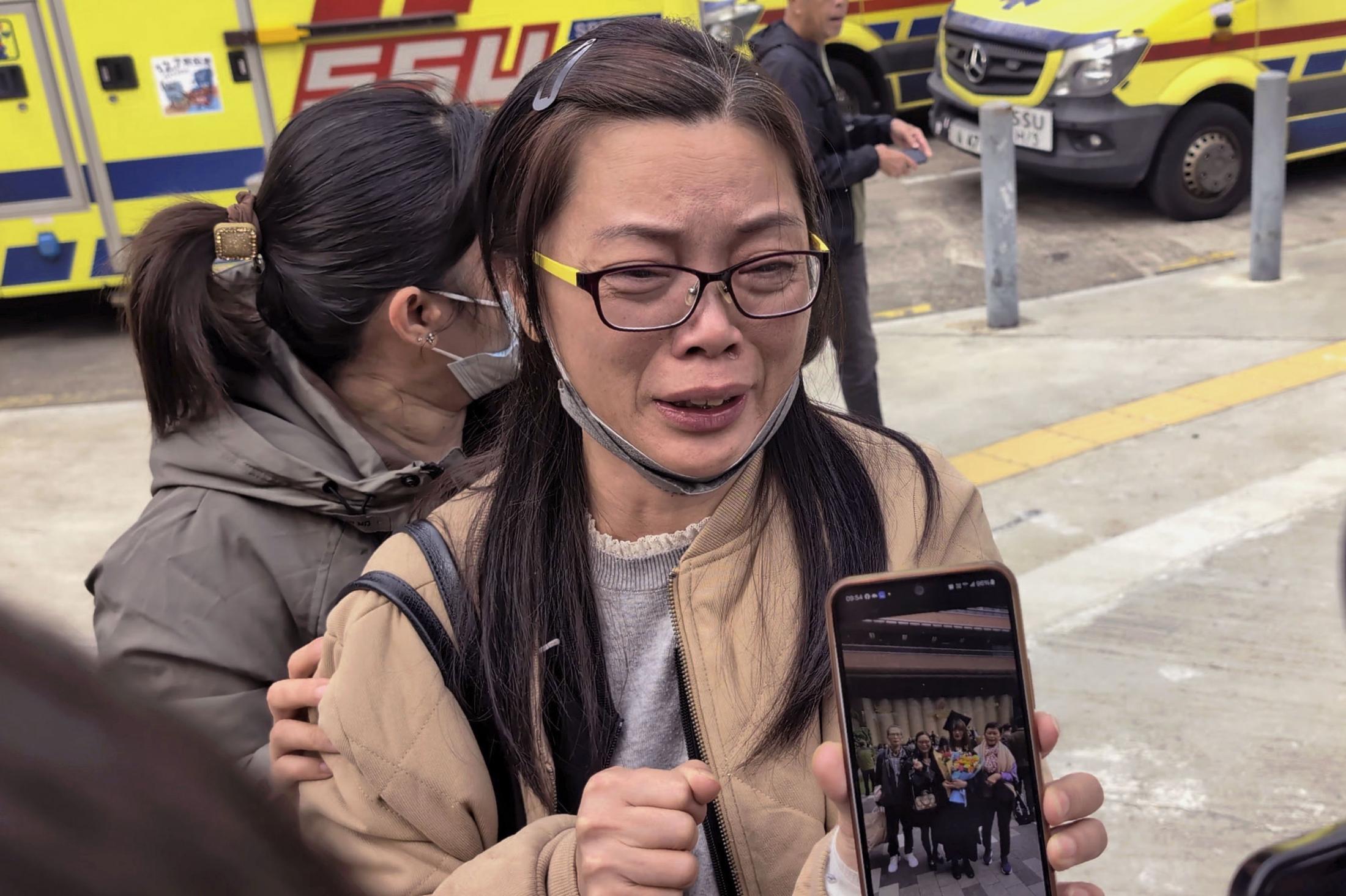 💔 港火灾：妈泪崩！女儿毕业即失联…