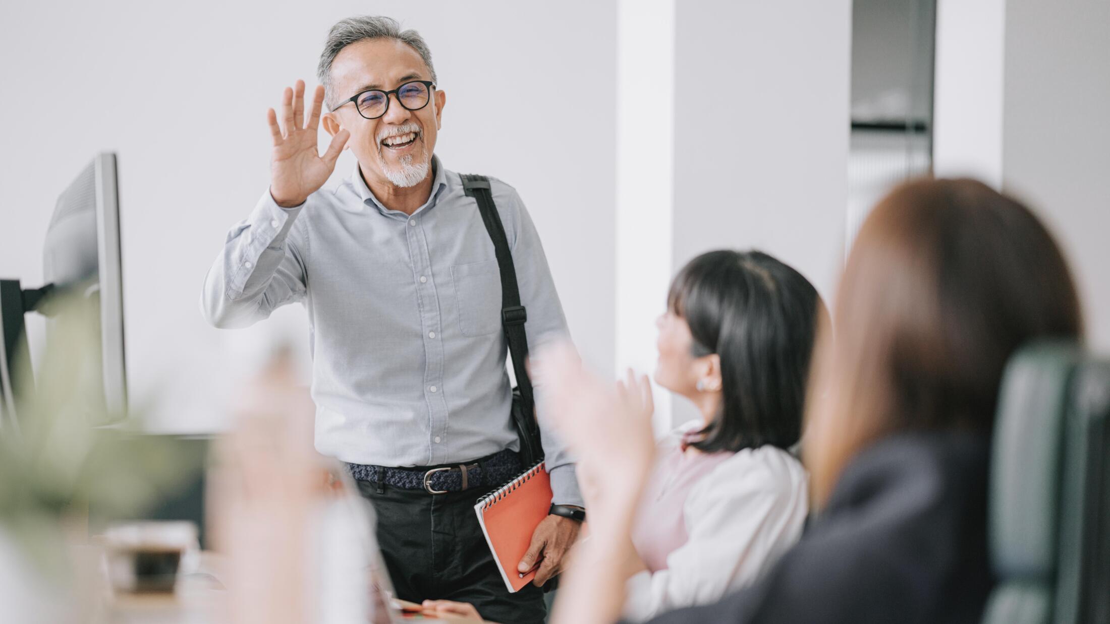 👴🏻 老得离谱！他们竟然把“老龄化危机”给解决了！