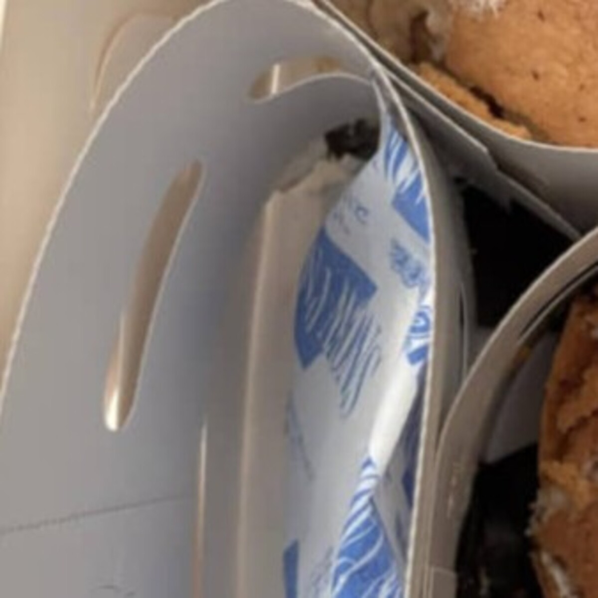 🎂 老公说买蛋糕，老婆满怀期待…结果却让人大跌眼镜！