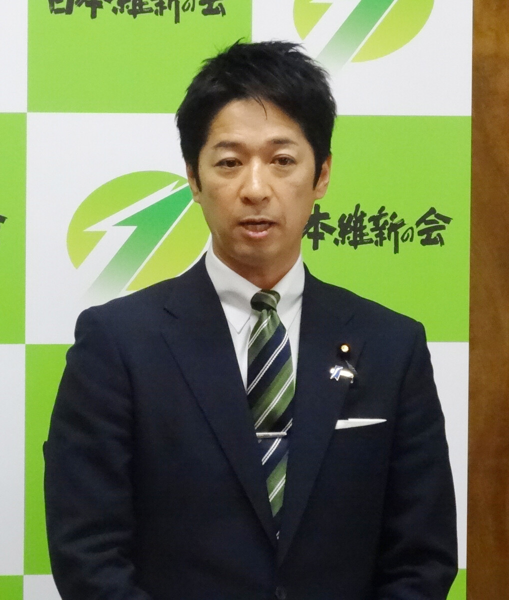 💥维新议员怒怼“共产论”！记者证都亮出来了！