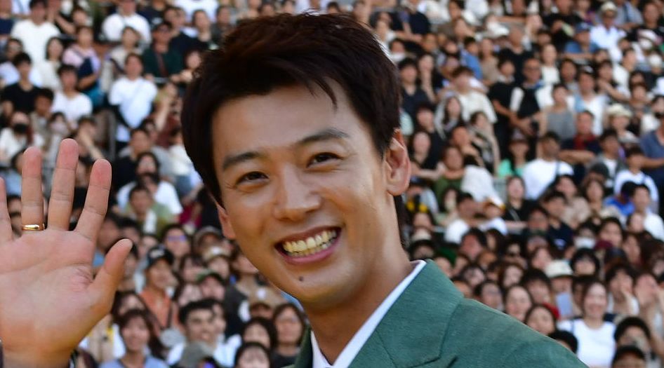 💥四年CP塌房？32岁男星28岁女星亲密同框！😱