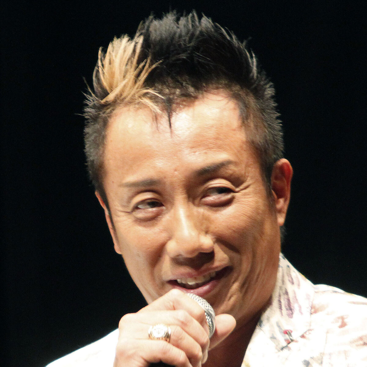 💥长渕刚病后复出，竟邀她同行！“中国殖民？我们还有什么？”