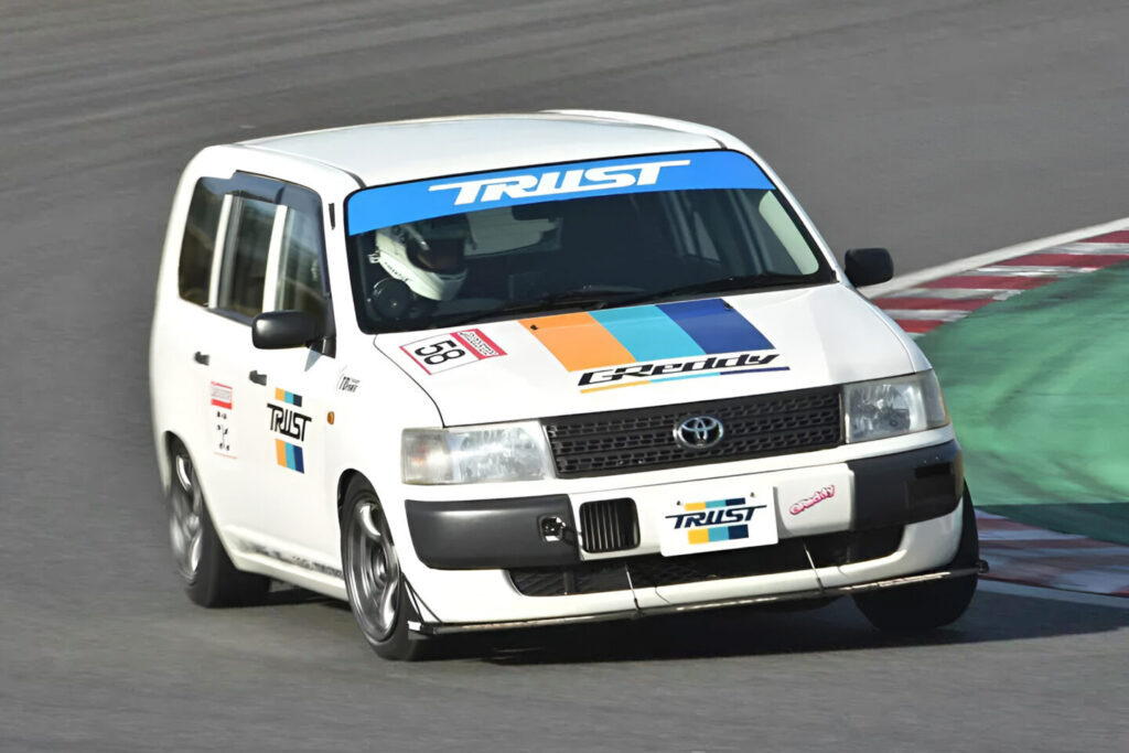 🔥小车变怪兽？！改装厂“狠”了！