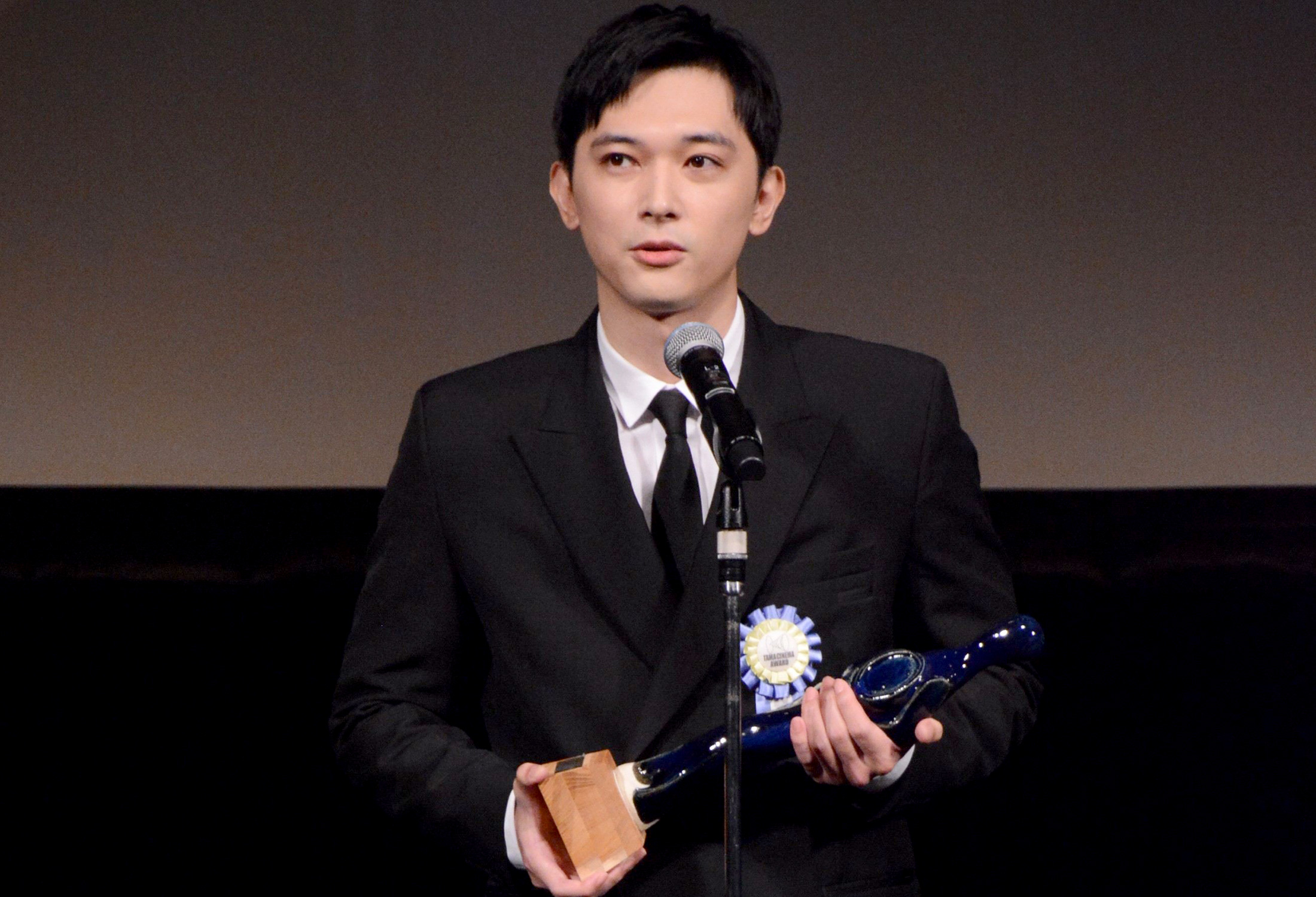 ✨国宝级帅哥：求求了，让我演个轻松点儿的角色！