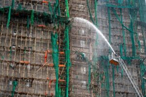 🔥香港楼宇大火：卫星图揭露“地狱”与“废墟”！ 封面