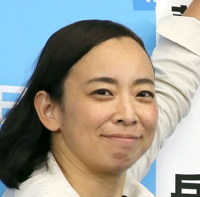 😴熬夜炫耀够了！首相“每天睡2-4小时”，遭质疑：毁皮肤还…