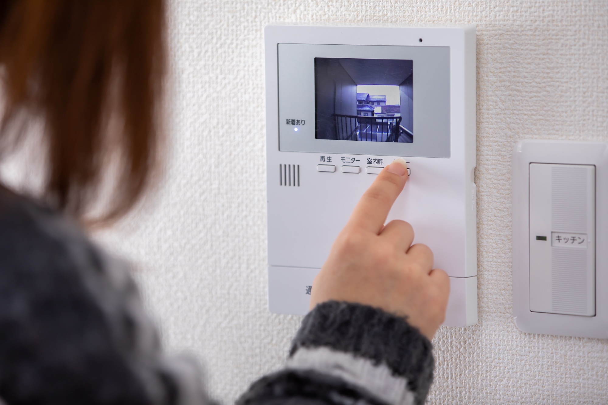 🚨警官冒充！一验证件，骗局瞬间崩盘！