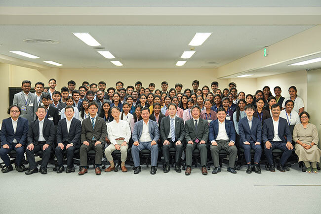 💥印度70名AI人才空降！多斯拉的第三波，去哪儿？