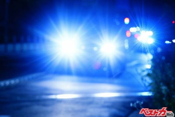 💡刺眼大灯何时休？远光常亮，近光罚单？