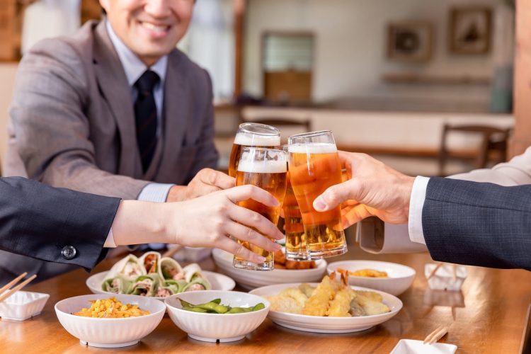 🍻告别“死磕”！早八点回家，省钱才是王道！