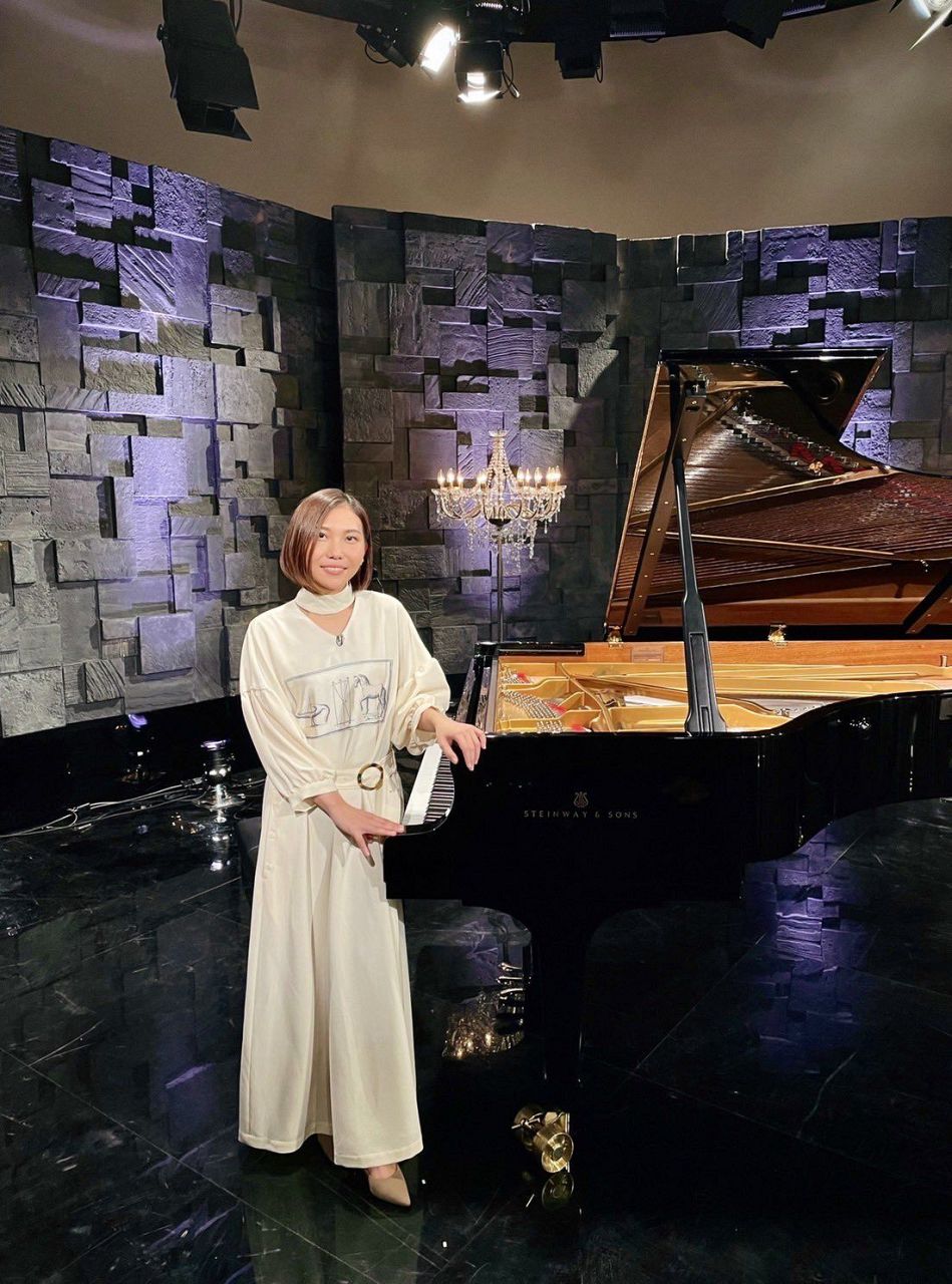 💥青梅竹马竟闪婚生子？两年后，甜蜜自拍羡煞众人！