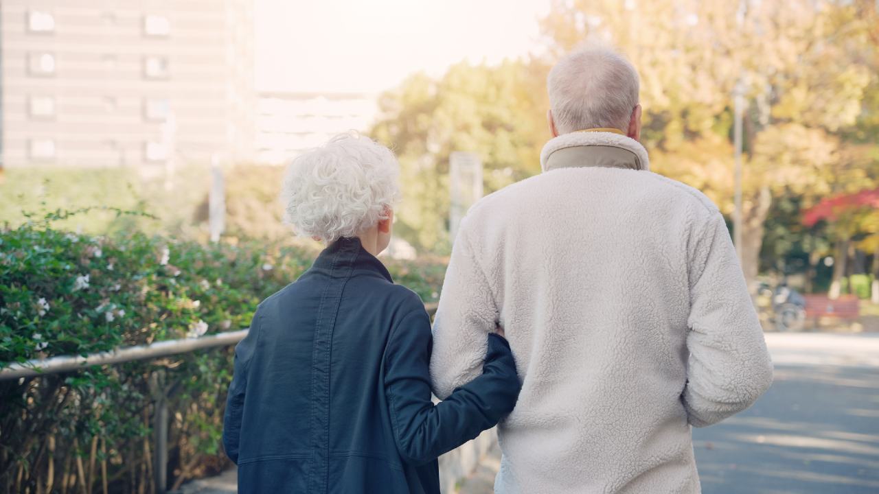 💰后悔没多潇洒点！60岁夫妻：25万养老金，4000万存款，却也焦虑？