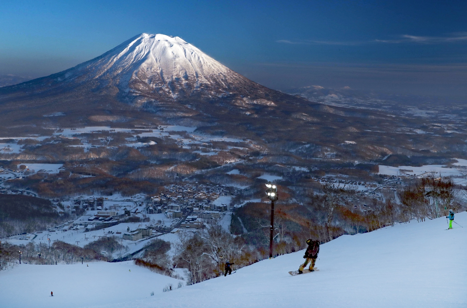 🔥北海道滑雪场：本地人怒了！游客十倍，疯狂开发！
