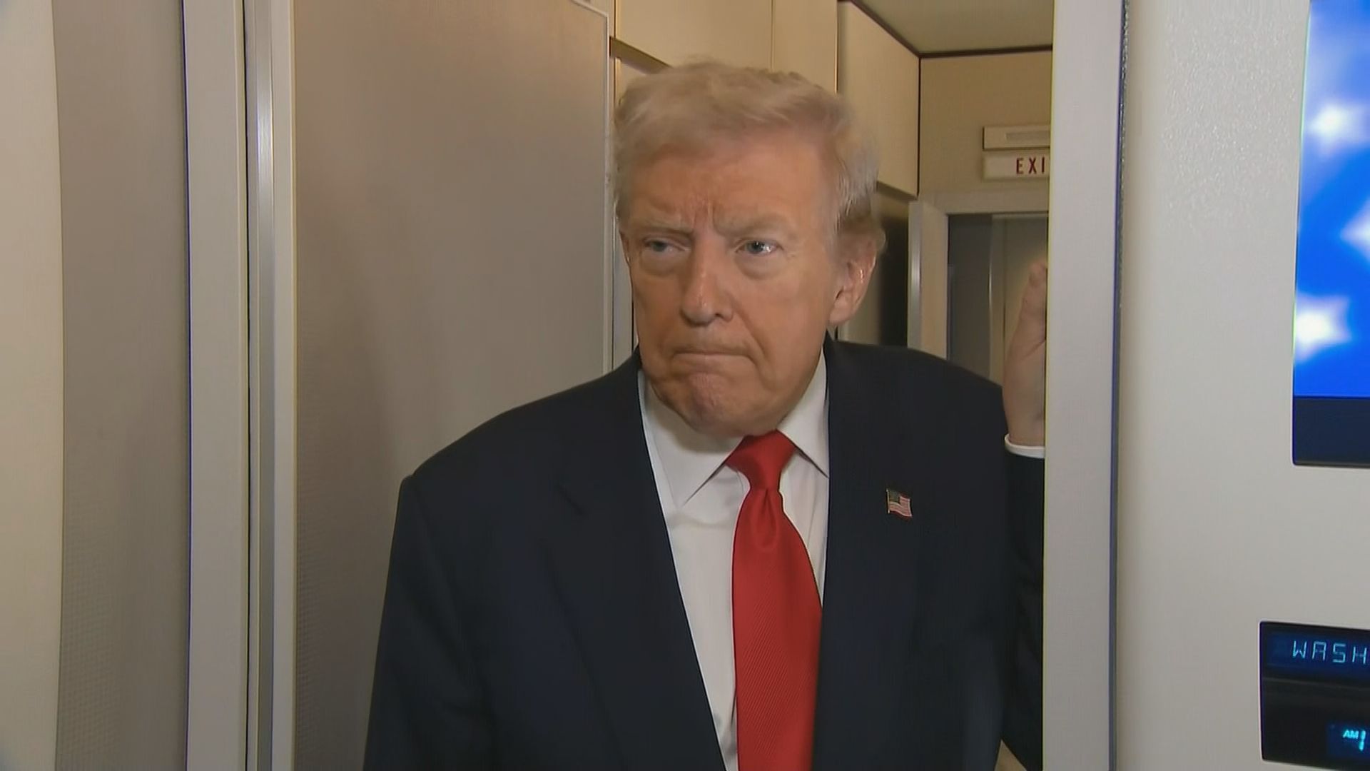 💥特朗普支持率跌了！中期选举民主党占优！