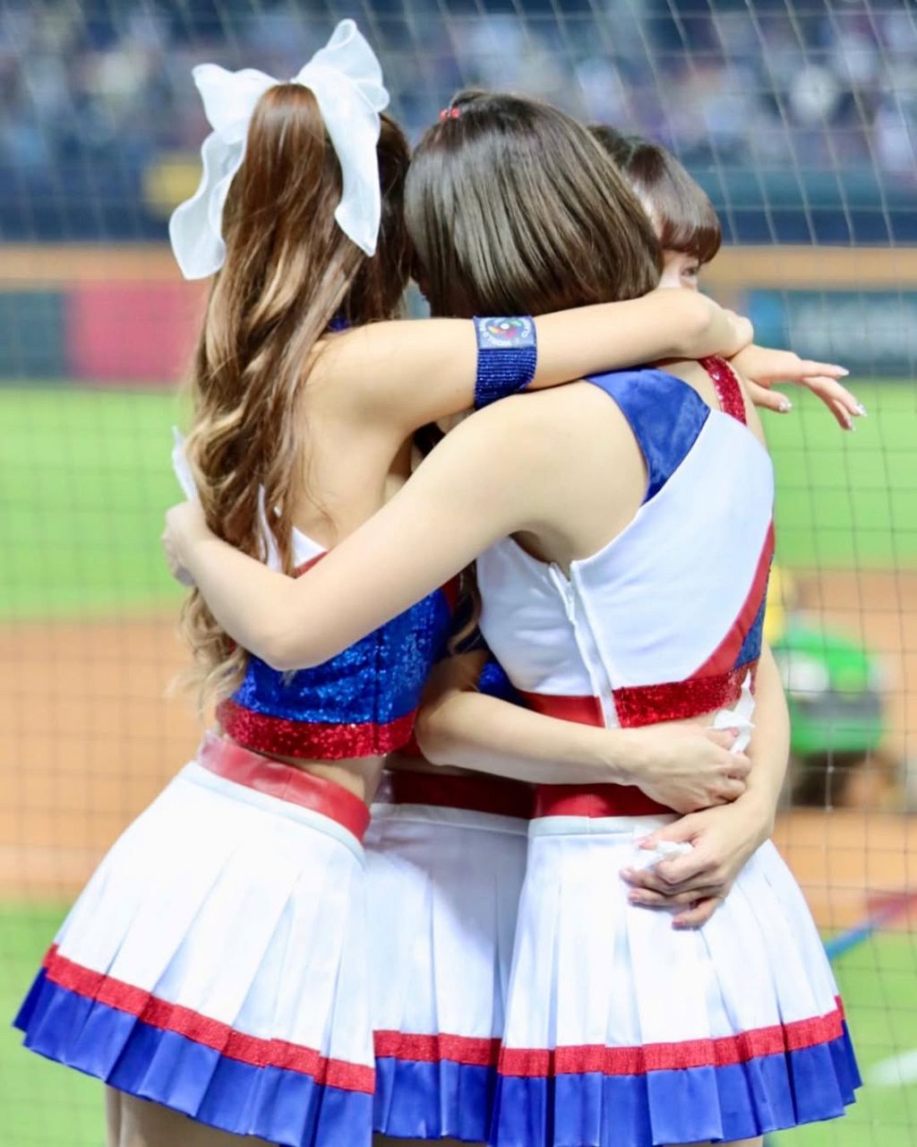 👙台湾啦啦队大胆换装！粉丝：哇哦！身材绝了！🔥