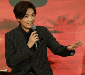 💥井上芳雄：背负巨重，演活“过去”，照亮“未来”！ 封面