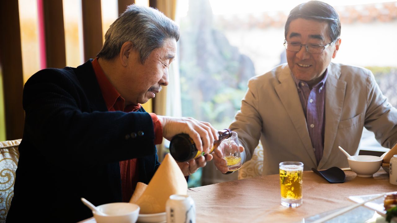 💰72岁大爷怒吼：退休金3000万，凭啥差距这么大？！