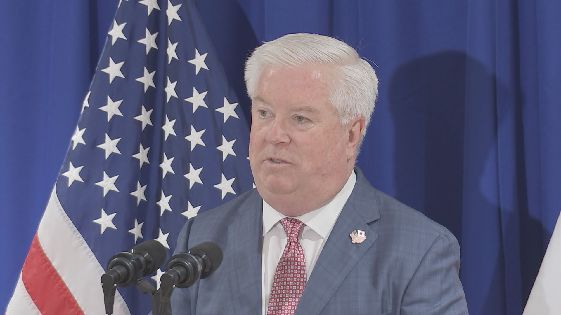 💥美驻华大使批中领馆：真面目暴露！