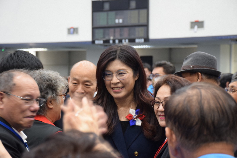 💥台岛惊变！“亲中”掌舵，蓝营复兴路难走！