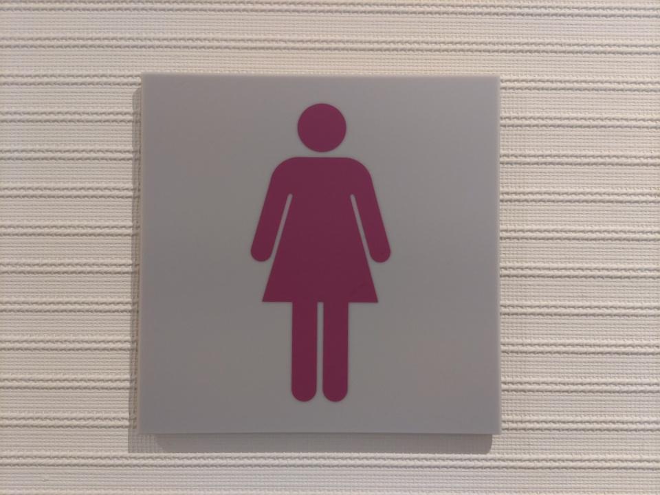 🚺女厕所为啥排队？61岁大爷调查全国，结果震惊！