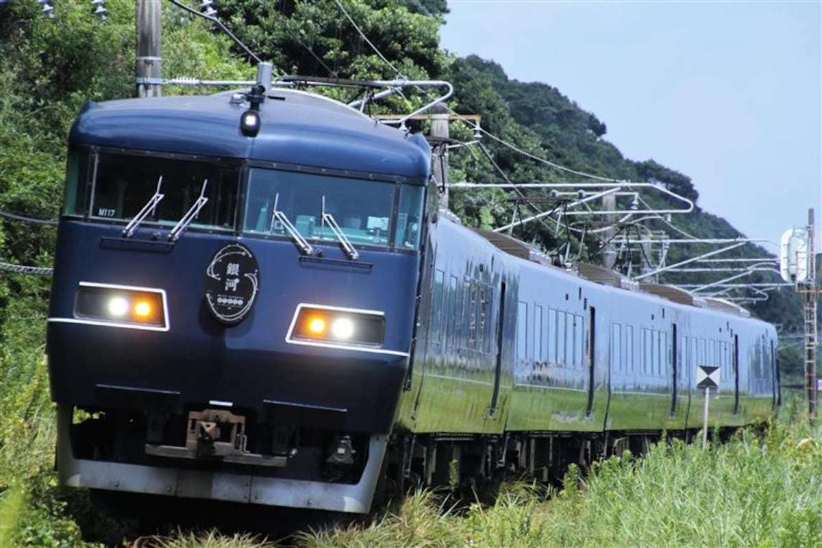 🌃夜车重燃！青春夜行，比酒店更火！