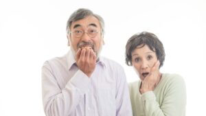 💔儿子：你们养老金才23万？我靠！ 封面