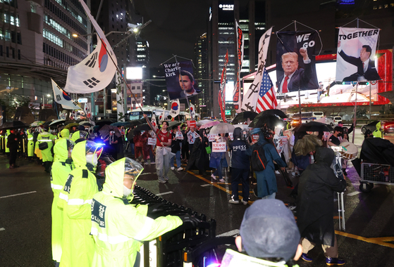 ☕️怒火中烧！首尔反中游行，泼咖啡事件引爆！