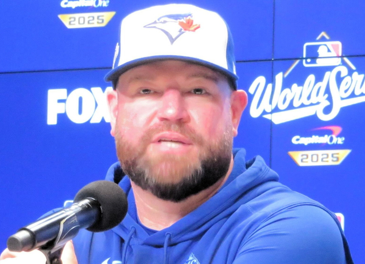 💥痛不欲生！输掉比赛的教练，含泪祝敌队好运！