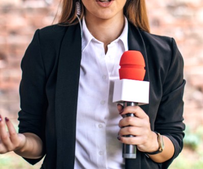 🤖女主播自曝：我…不是真人！😱英网炸锅！