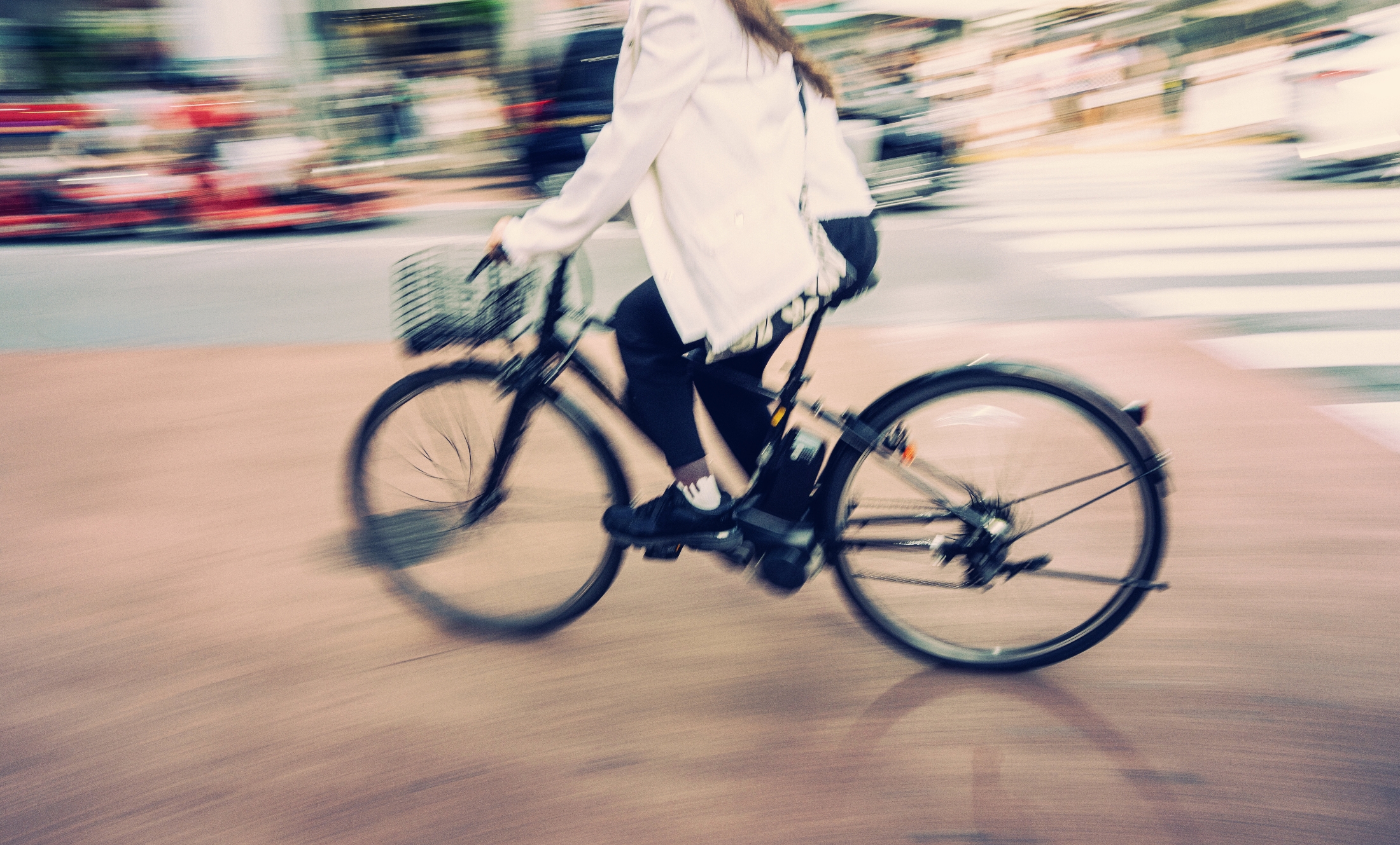 ⚠️骑车上人行道，罚单来了！你猜多少钱？