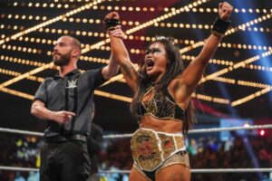 😭泪洒冠军带！首位中国女摔跤手，史诗级逆袭！ 封面