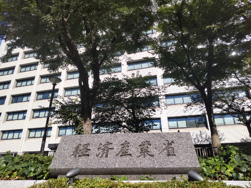 🌽 告别油价！冲绳先试用玉米“加油”！