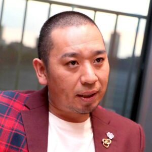 🐱：猫咪送餐？搞笑二人组：还是人送饭香！ 封面